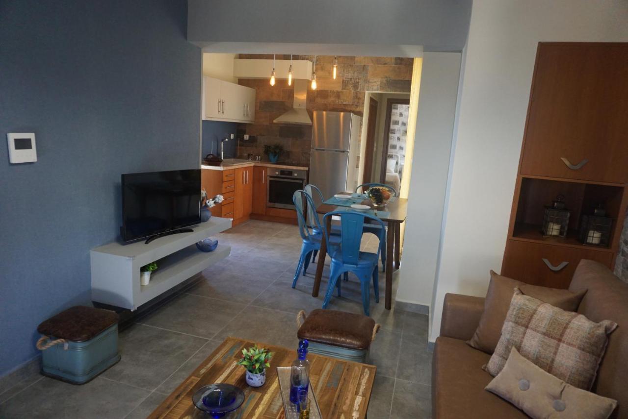 Seas The View Apartment Chania  Bagian luar foto