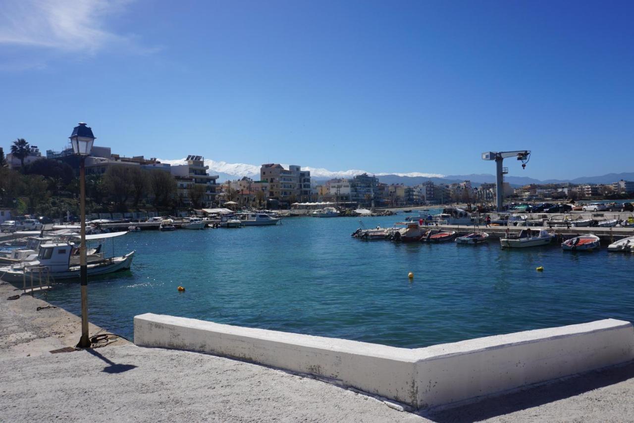Seas The View Apartment Chania  Bagian luar foto